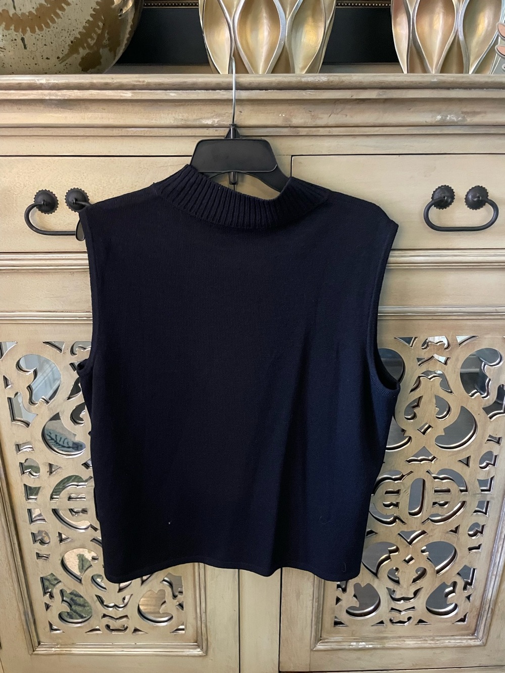 St John Classic Sleeveless Knit Top - Black
